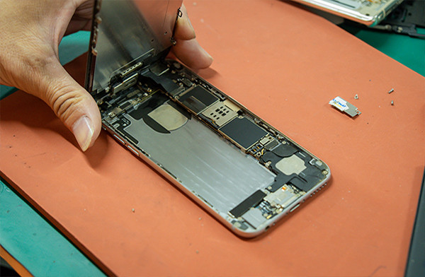 Ưu điểm của dịch vụ thay IC nguồn iPhone 8 Plus tại FASTCARE