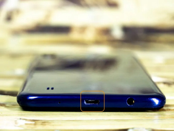 Vì sao Samsung M10 hư chân sạc?