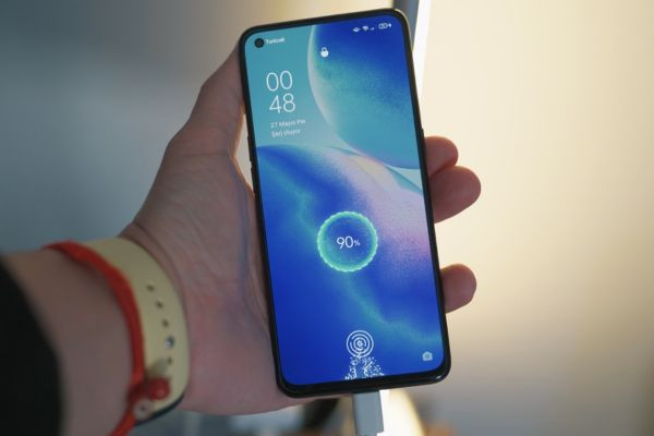 Sọc màn hình Oppo sửa bao nhiêu tiền