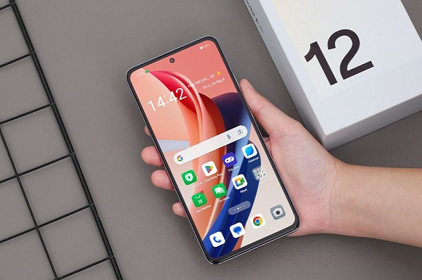 Camera trước Oppo Reno12 F