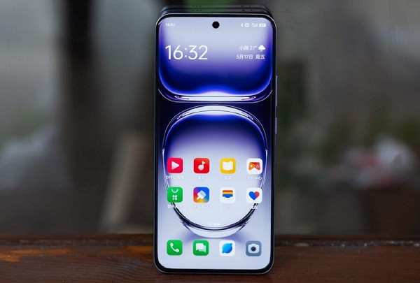 Camera trước Oppo Reno12 Pro Camera trước Oppo Reno12 Pro