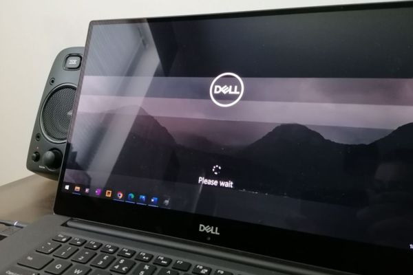 Sửa màn hình Dell bị sọc