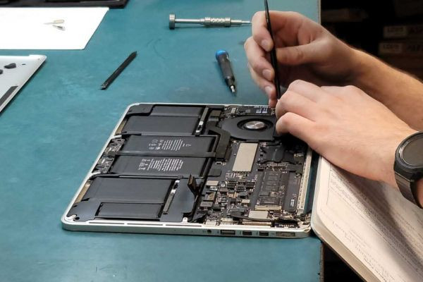 Lỗi màn hình MacBook Pro 2017