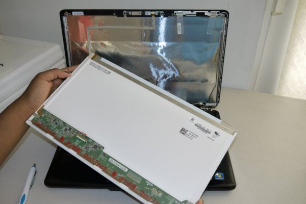 Sửa màn hình Dell bị sọc