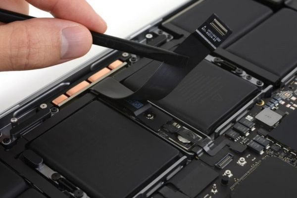 Lỗi màn hình MacBook Pro 2017