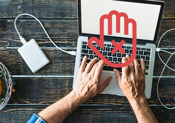 Hạn chế vừa sạc vừa sử dụng 