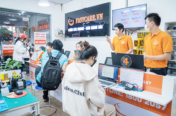 Hỗ trợ khách hàng nhiệt tình, chăm sóc chu đáo Hỗ trợ khách hàng nhiệt tình, chăm sóc chu đáo