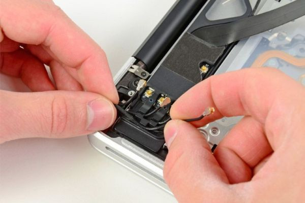 Màn hình MacBook bị ám hồng