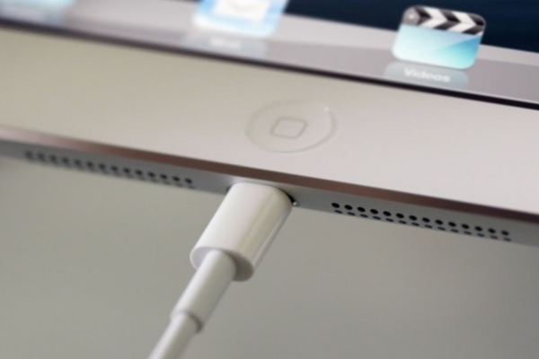 Khi nào nên thay chân sạc iPad Air 4