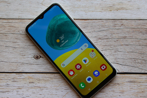 Khi nào nên thay chân sạc Samsung M14
