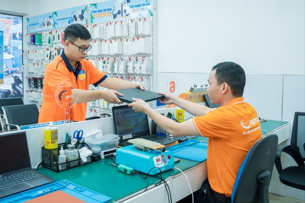 Kỹ thuật viên tận tình Kỹ thuật viên tận tình