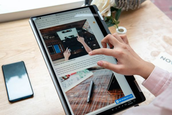 Thay màn hình cảm ứng laptop Dell