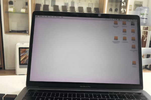 Màn hình MacBook bị ám hồng