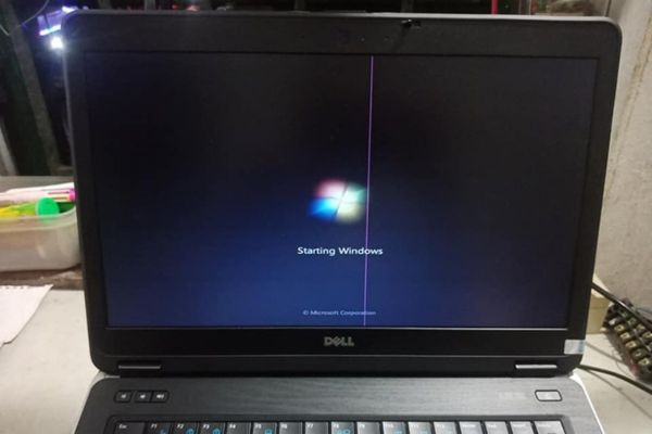 Sửa màn hình Dell bị sọc