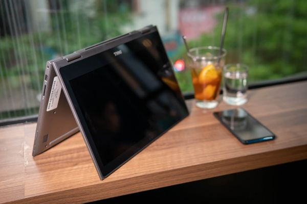 Thay màn hình cảm ứng laptop Dell