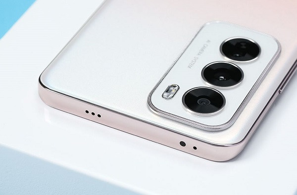 Nguyên nhân Oppo Reno12 hư camera sau