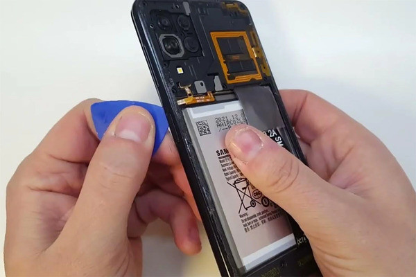 Nguyên nhân dẫn đến nút nguồn Samsung A22 bị hư Nguyên nhân dẫn đến nút nguồn Samsung A22 bị hư