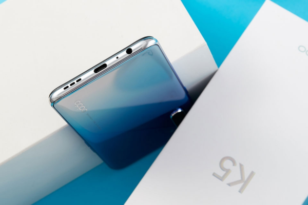 Nguyên nhân khiến vỏ Oppo K5 bị xuống cấp
