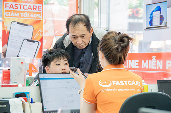 Nhân viên FASTCARE chuyên nghiệp và thân thiện