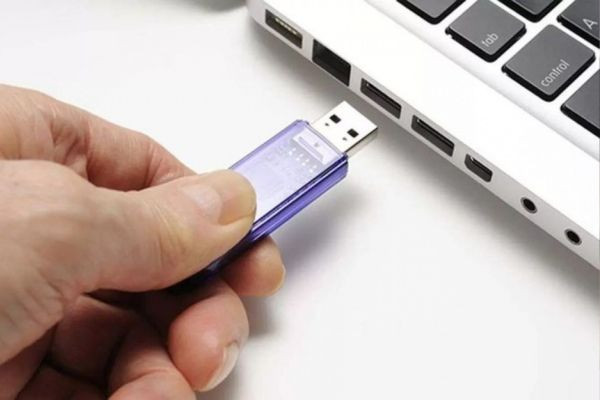 Màn hình MacBook bị ám hồng