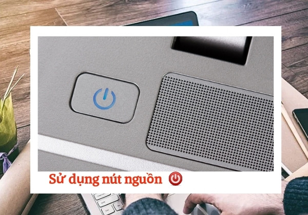 Sử dụng nút nguồn để khắc phục Laptop bị treo máy