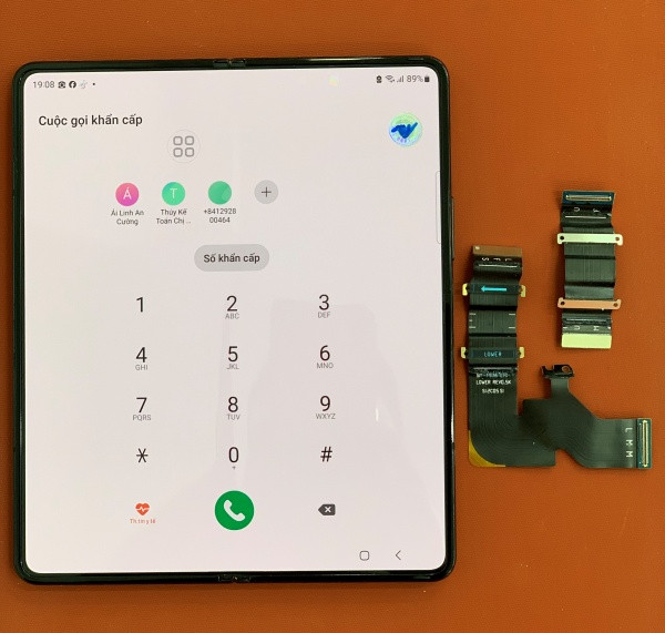 Thay cáp nối màn Samsung Z Fold 4