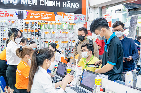 Thay kính camera nhanh và chất lượng tại FASTCARE