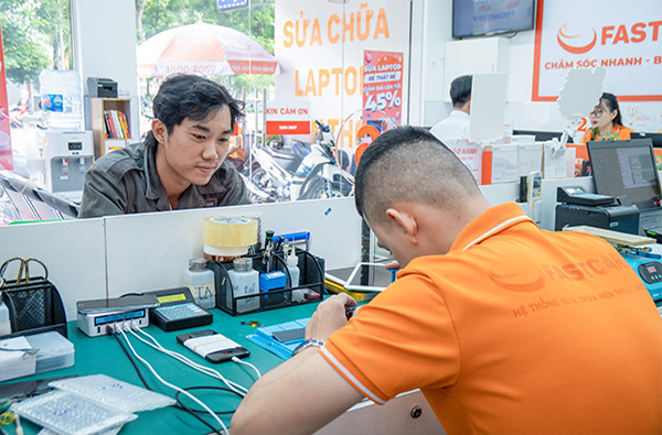Thay màn hình Oppo F17 chuẩn xác Thay màn hình Oppo F17 chuẩn xác