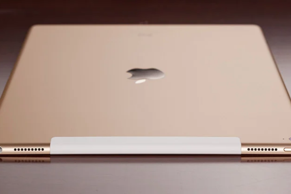Vì sao chân sạc iPad Pro 12.9 2015 bị xuống cấp