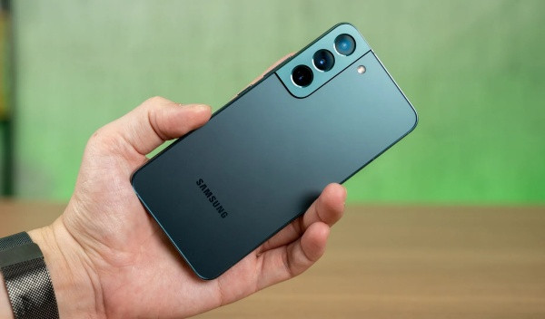 Vỏ Samsung S22 hư hỏng