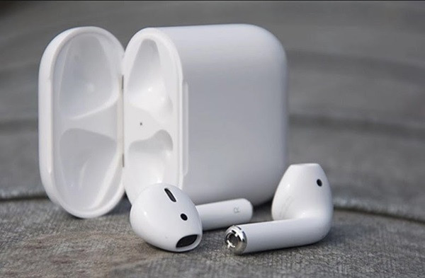 AirPods sạc 1 bên