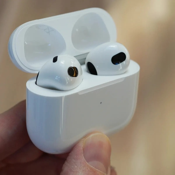Airpods sạc 1 bên