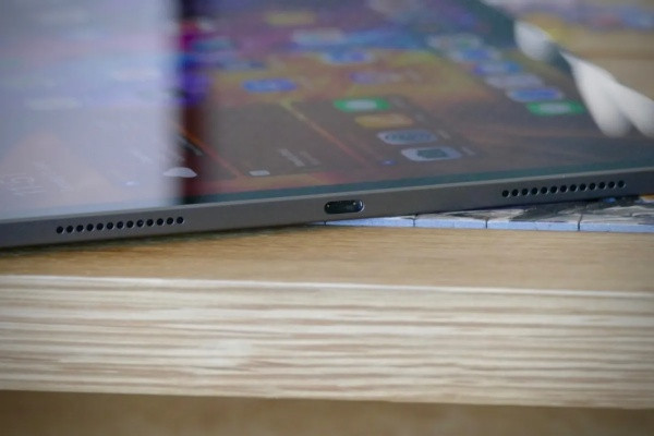 Chân sạc iPad Pro 11 2020 hư hỏng