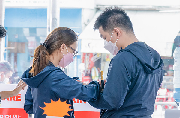 Địa chỉ thay nắp lưng Oppo Reno12 Pro uy tín FASTCARE