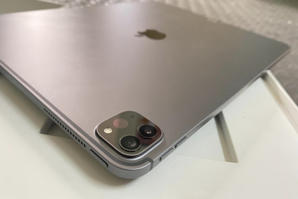 Khi nào nên thay vỏ iPad Pro M1 12.9?