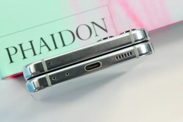 Loa trong Samsung Z Flip 5