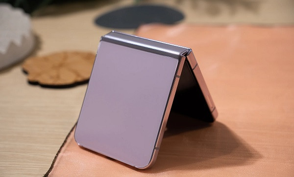 Nắp lưng Samsung Z Flip 5 Nắp lưng Samsung Z Flip 5