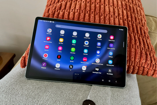 Nguyên nhân khiến mặt kính Samsung Tab S9 FE bị hỏng