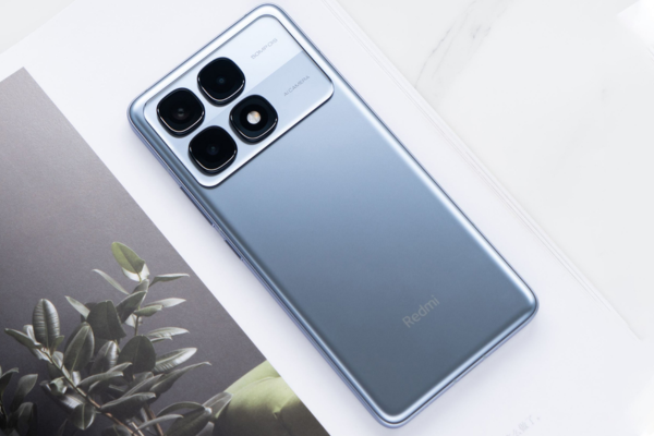 Nguyên nhân khiến nắp lưng Xiaomi Redmi K70 bị hỏng