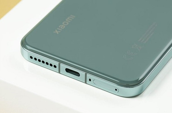 Nguyên nhân Xiaomi 14 hỏng chân sạc