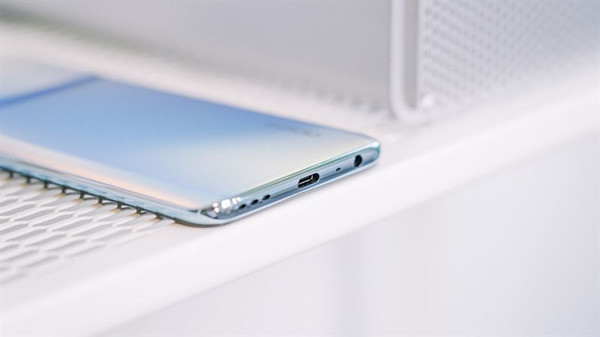 Những tác nhân khiến loa ngoài Oppo K9 Pro bị hư Những tác nhân khiến loa ngoài Oppo K9 Pro bị hư