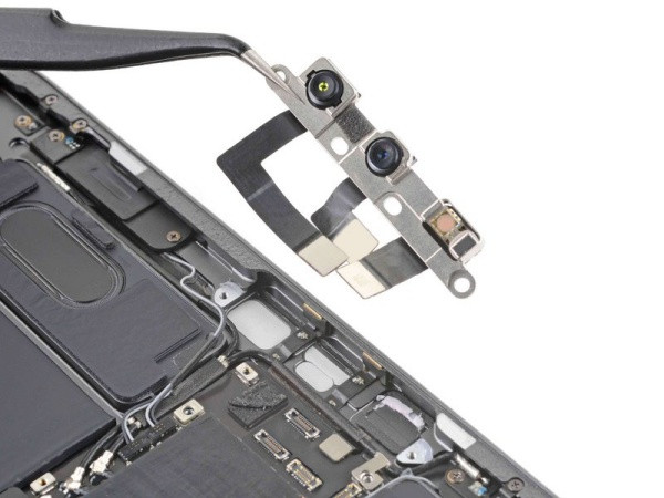 Thay camera trước iPad Pro M1 11 2021 Thay camera trước iPad Pro M1 11 2021
