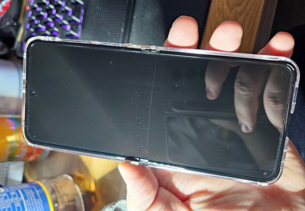 Thay mặt kính samsung Z Flip 5 khi nào?