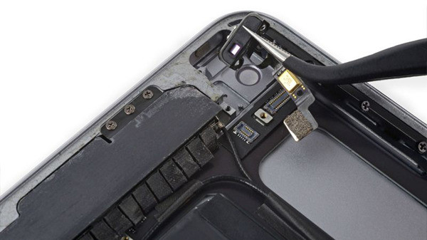 Thời điểm cần thay nút nguồn iPad Pro 11 2018 Thời điểm cần thay nút nguồn iPad Pro 11 2018