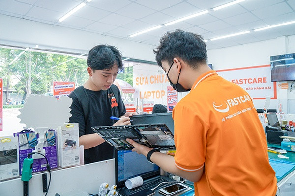 fastcare-thay-ban-phim-laptop-gia-re-4.jpg