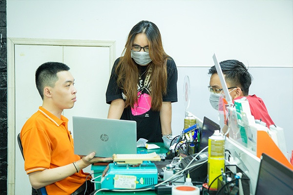 fastcare-thay-ban-phim-laptop-gia-re-9.jpg