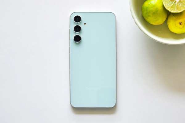 Main Samsung S23 FE