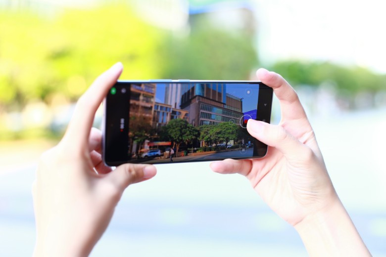 ảnh chụp bằng camera sau Xiaomi bị nhòe mờ ảnh chụp bằng camera sau Xiaomi bị nhòe mờ