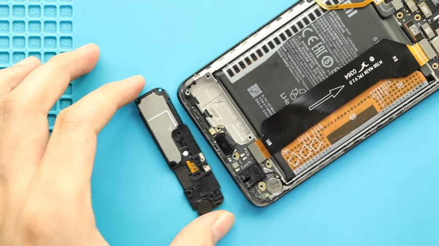 thay chân sạc Xiaomi POCO F4 khi nào thì tốt