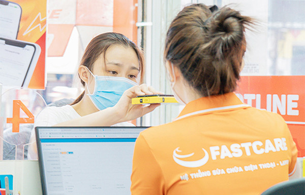 tư vấn thay nắp lưng Xiaomi Poco F4 nhiệt tình